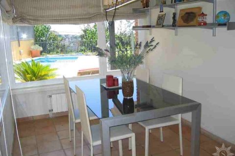 Купить виллу в Барселона, Испания с 4 спальни, 220м², № 887 - фото 12