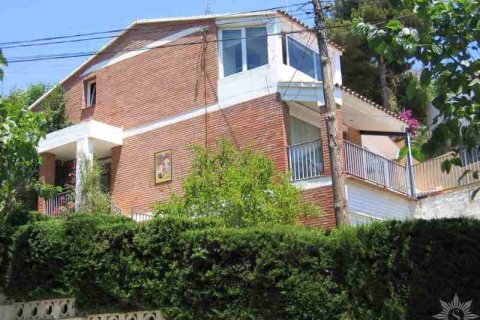 Купить виллу в Барселона, Испания с 4 спальни, 220м², № 887 - фото 29