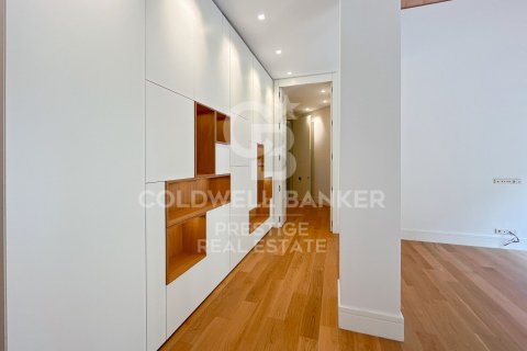 3 bedrooms apartment for sale in Barcelona, Catalonia, Spain № 5930 - photo 4