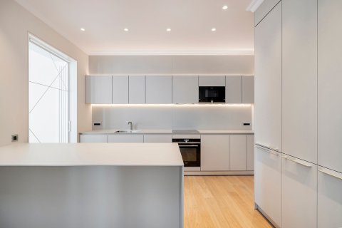 3 bedrooms apartment for sale in Barcelona, Catalonia, Spain № 6234 - photo 9