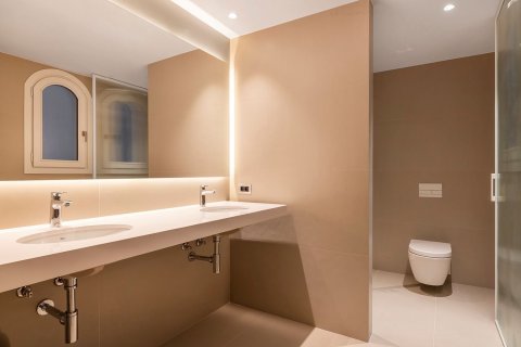 3 bedrooms apartment for sale in Barcelona, Catalonia, Spain № 6234 - photo 13