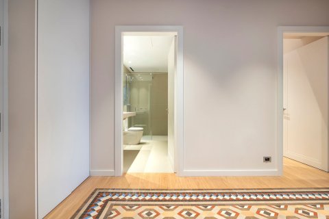 3 bedrooms apartment for sale in Barcelona, Catalonia, Spain № 6234 - photo 20