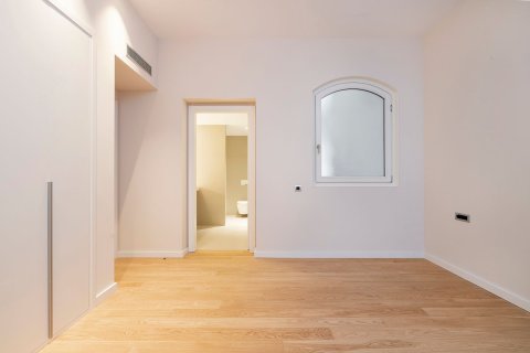 3 bedrooms apartment for sale in Barcelona, Catalonia, Spain № 6234 - photo 12