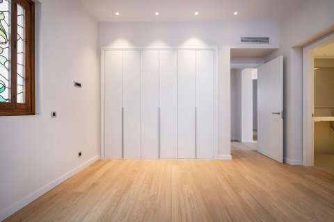 3 bedrooms apartment for sale in Barcelona, Catalonia, Spain № 6234 - photo 11