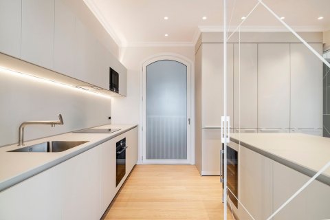 3 bedrooms apartment for sale in Barcelona, Catalonia, Spain № 6234 - photo 10