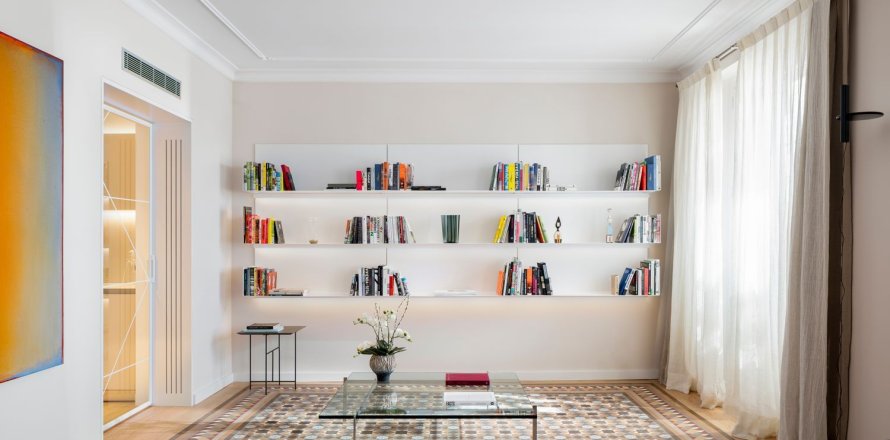 3 bedrooms apartment for sale in Barcelona, Catalonia, Spain № 6235