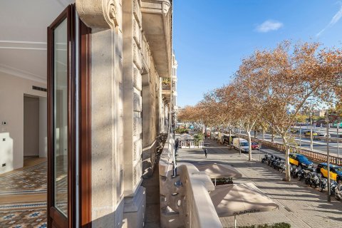 Купить квартиру в Барселона, Испания с 4 комнаты, 183м², № 6232 - фото 2