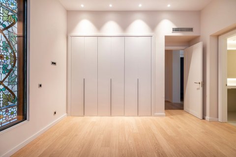 Купить квартиру в Барселона, Испания с 4 комнаты, 183м², № 6232 - фото 21