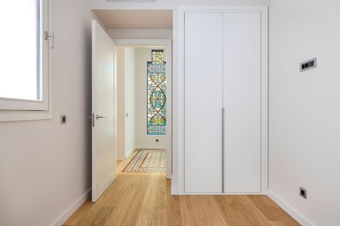 Купить квартиру в Барселона, Испания с 4 комнаты, 183м², № 6232 - фото 8