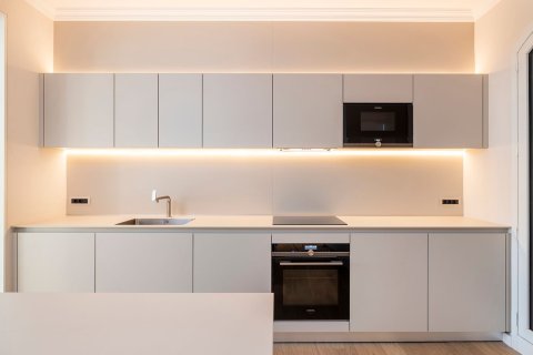 Купить квартиру в Барселона, Испания с 4 комнаты, 183м², № 6232 - фото 11