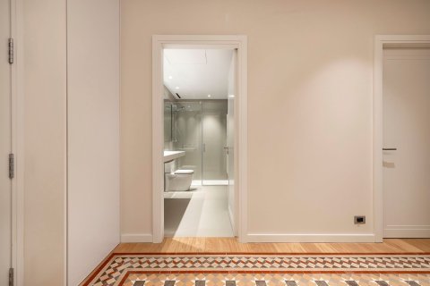Купить квартиру в Барселона, Испания с 4 комнаты, 183м², № 6232 - фото 22