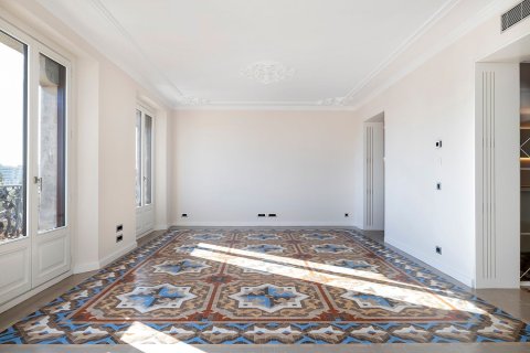 Купить квартиру в Барселона, Испания с 4 комнаты, 183м², № 6233 - фото 6