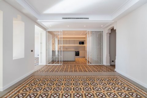 Купить квартиру в Барселона, Испания с 4 комнаты, 183м², № 6233 - фото 16