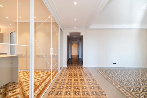 Купить квартиру в Барселона, Испания с 4 комнаты, 183м², № 6233 - фото 21