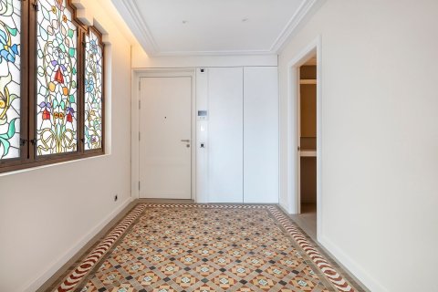 Купить квартиру в Барселона, Испания с 4 комнаты, 183м², № 6233 - фото 29