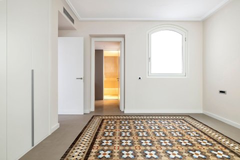 Купить квартиру в Барселона, Испания с 4 комнаты, 183м², № 6233 - фото 26