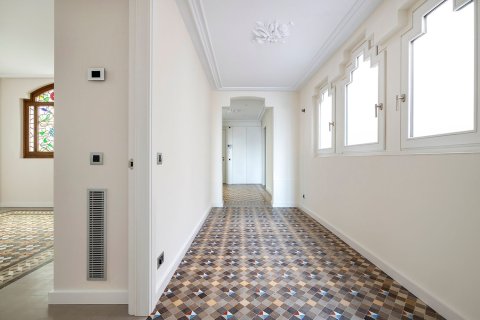 Купить квартиру в Барселона, Испания с 4 комнаты, 183м², № 6233 - фото 23