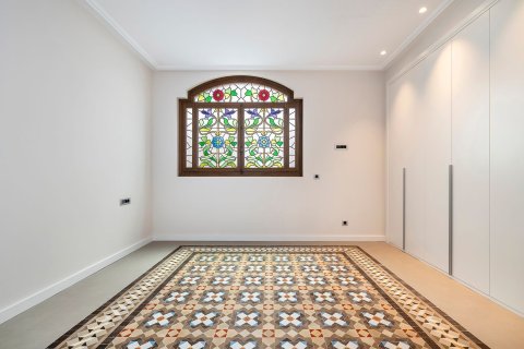 Купить квартиру в Барселона, Испания с 4 комнаты, 183м², № 6233 - фото 24