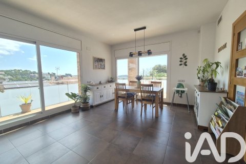 4 bedrooms house for sale in Cubelles, Barcelona, Catalonia, Spain № 7350 - photo 15
