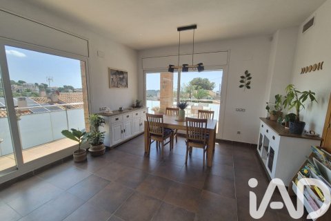 4 bedrooms house for sale in Cubelles, Barcelona, Catalonia, Spain № 7350 - photo 20