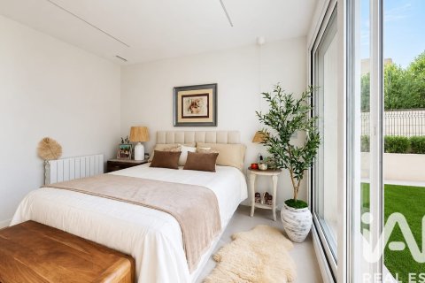 3 bedrooms apartment for sale in Salou, Tarragona, Catalonia, Spain № 7352 - photo 25