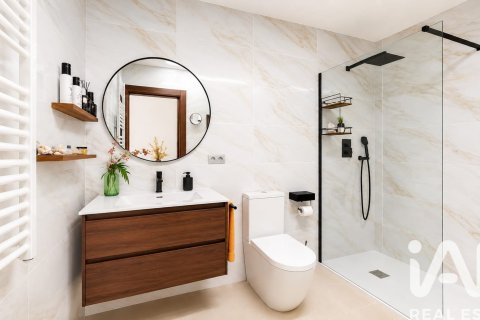 3 bedrooms apartment for sale in Salou, Tarragona, Catalonia, Spain № 7352 - photo 22