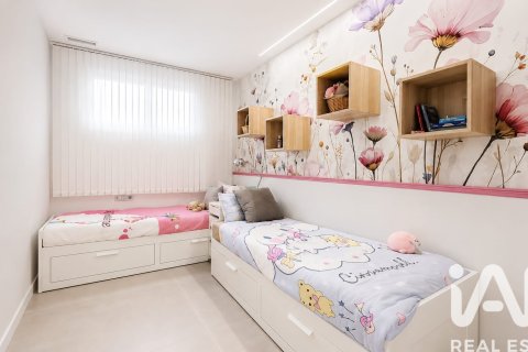 3 bedrooms apartment for sale in Salou, Tarragona, Catalonia, Spain № 7352 - photo 14