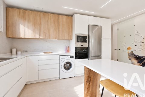 3 bedrooms apartment for sale in Salou, Tarragona, Catalonia, Spain № 7352 - photo 11