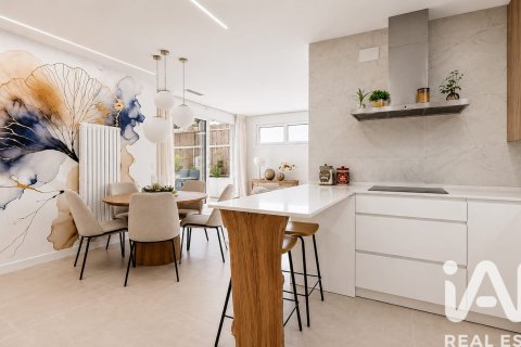 3 bedrooms apartment for sale in Salou, Tarragona, Catalonia, Spain № 7352 - photo 9