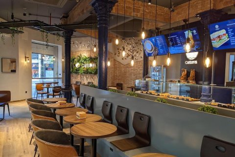 Propiedad comercial de 139 m² en venta en Barcelona, Cataluña, Spain № 1186 - foto 2