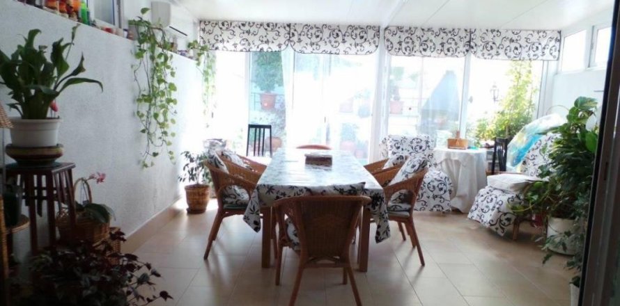 Вилла с 3 спальнями в Бадалоне, Барселона, Каталония, Испания № 1191