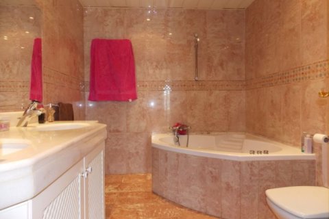 Купить виллу в Бадалона, Испания с 3 спальни, 240м², № 1189 - фото 21