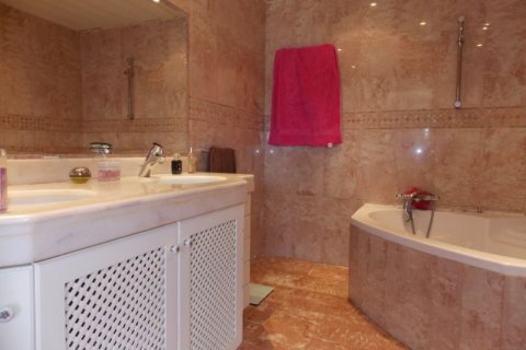 Купить виллу в Бадалона, Испания с 3 спальни, 240м², № 1189 - фото 22