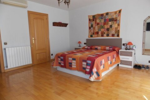 Купить виллу в Бадалона, Испания с 3 спальни, 240м², № 1189 - фото 17