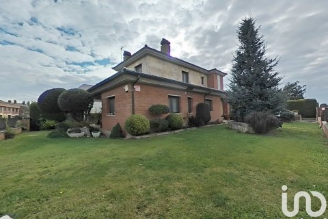 6 bedrooms house for sale in Alpicat, Lleida, Catalonia, Spain № 4984 - photo 25