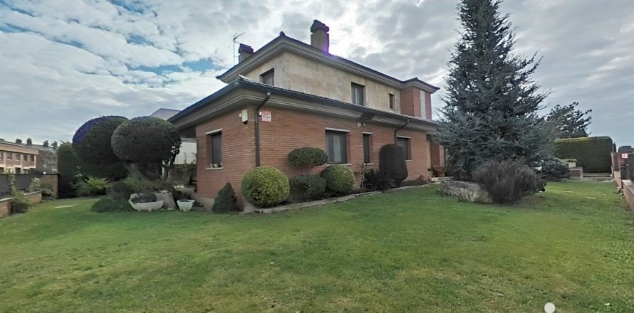 6 bedrooms house for sale in Alpicat, Lleida, Catalonia, Spain № 4984