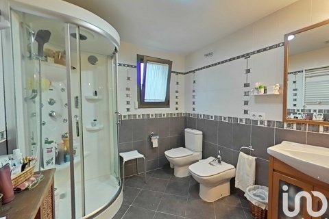 6 bedrooms house for sale in Alpicat, Lleida, Catalonia, Spain № 4984 - photo 10