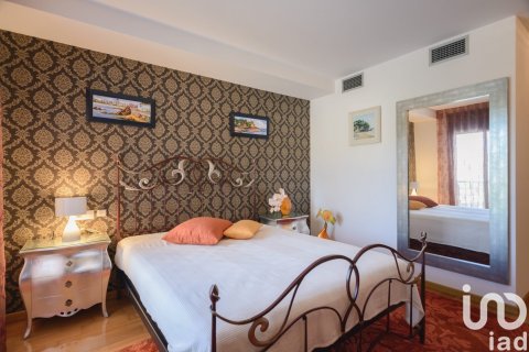 4 bedrooms house for sale in Lloret de Mar, Girona, Catalonia, Spain № 4985 - photo 11