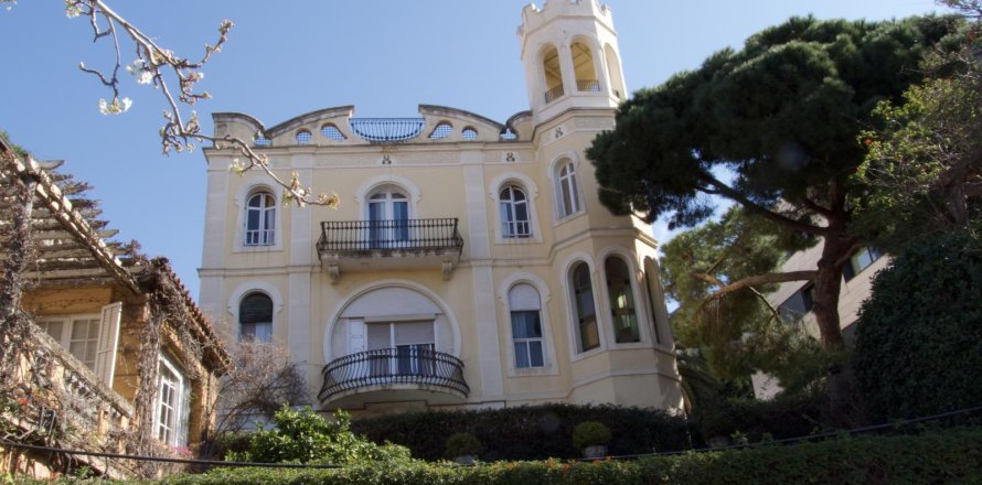 Вилла с 2 спальнями в Барселоне, Каталония, Испания № 1176