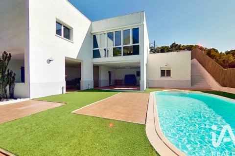 4 bedrooms house for rent in Roda de Berà, Tarragona, Catalonia, Spain № 7585 - photo 3