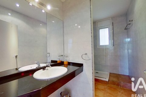 4 bedrooms house for rent in Roda de Berà, Tarragona, Catalonia, Spain № 7585 - photo 24
