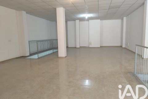 Снять в аренду коммерческую недвижимость в Пинеда-де-Мар, Испания 322м², № 7586 - фото 4