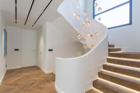 Купить дом в Сан-Андреу-де-Льяванерес, Испания с 6 комнат, № 1358 - фото 19