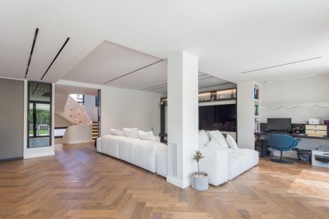 Купить дом в Сан-Андреу-де-Льяванерес, Испания с 6 комнат, № 1358 - фото 12