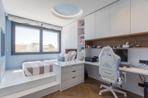 Купить дом в Сан-Андреу-де-Льяванерес, Испания с 6 комнат, № 1358 - фото 27