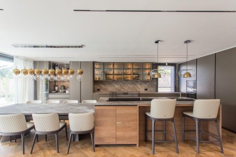 Купить дом в Сан-Андреу-де-Льяванерес, Испания с 6 комнат, № 1358 - фото 2