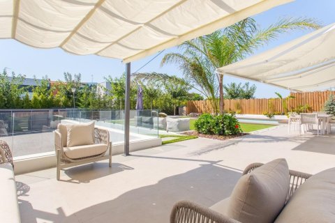 Купить дом в Сан-Андреу-де-Льяванерес, Испания с 6 комнат, № 1358 - фото 13