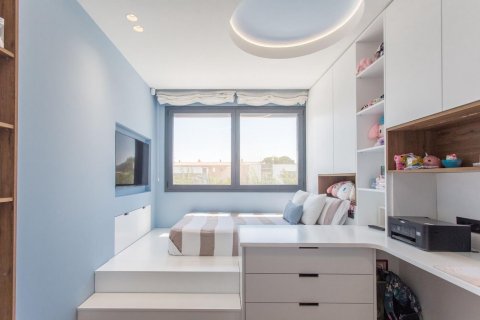 Купить дом в Сан-Андреу-де-Льяванерес, Испания с 6 комнат, № 1358 - фото 28