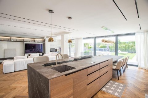 Купить дом в Сан-Андреу-де-Льяванерес, Испания с 6 комнат, № 1358 - фото 4