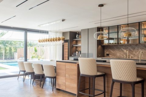 Купить дом в Сан-Андреу-де-Льяванерес, Испания с 6 комнат, № 1358 - фото 9